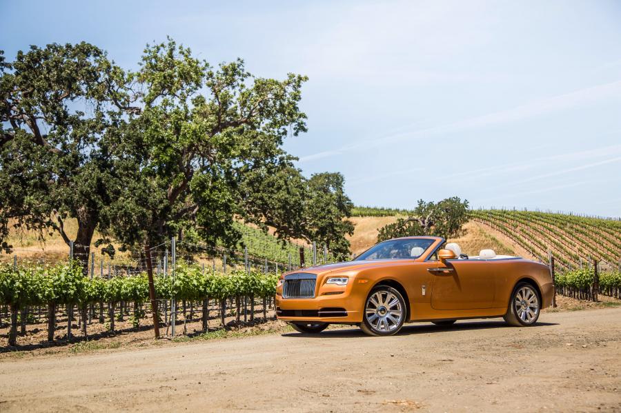  Rolls-Royce Dawn 2016 года  (US) (фото 20 из 30)